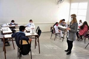 Covid-19-vacinas-variantes-volta-as-aulas